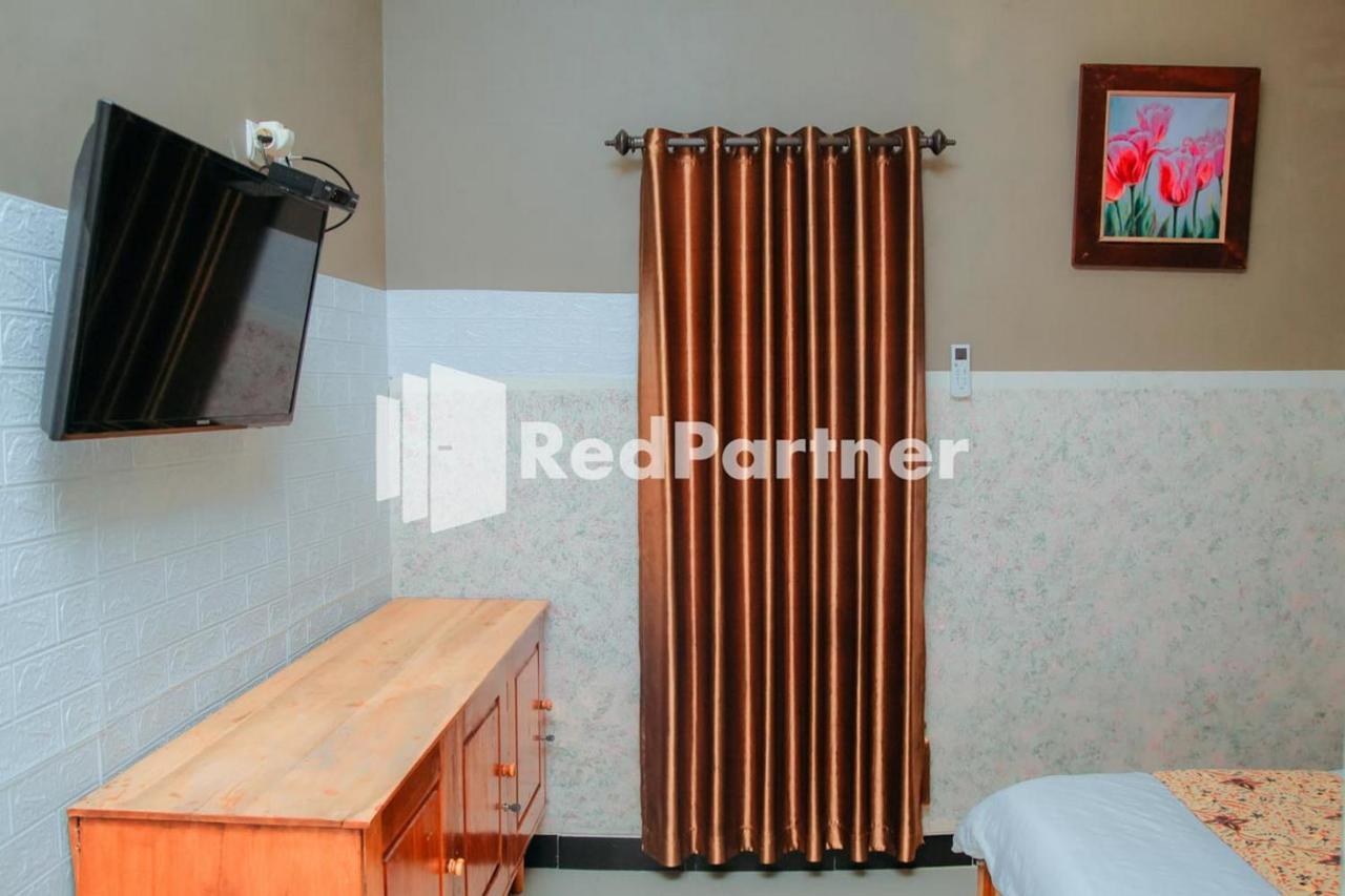 Flamboyan Asri Syariah Mitra Reddoorz Near Kampung Inggris Pare Hotel Exterior photo