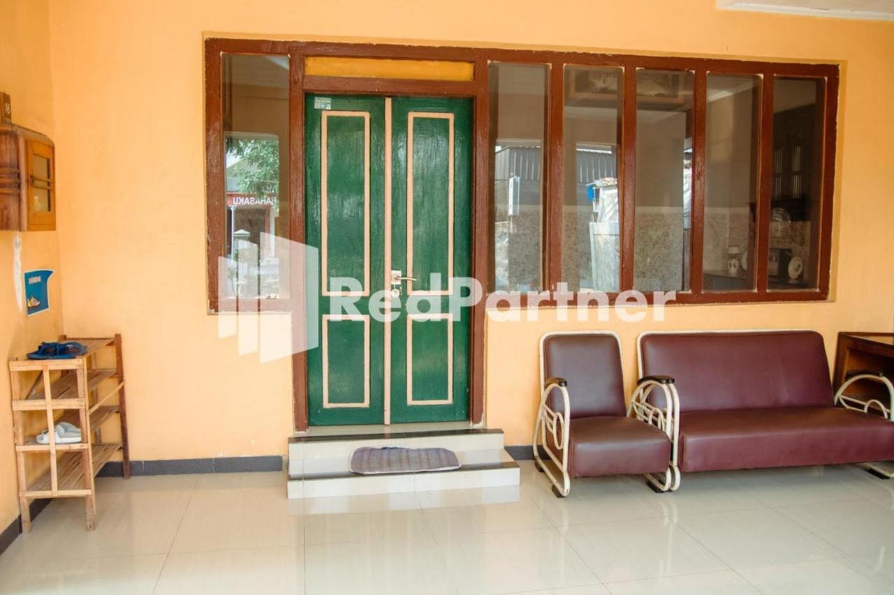Flamboyan Asri Syariah Mitra Reddoorz Near Kampung Inggris Pare Hotel Exterior photo