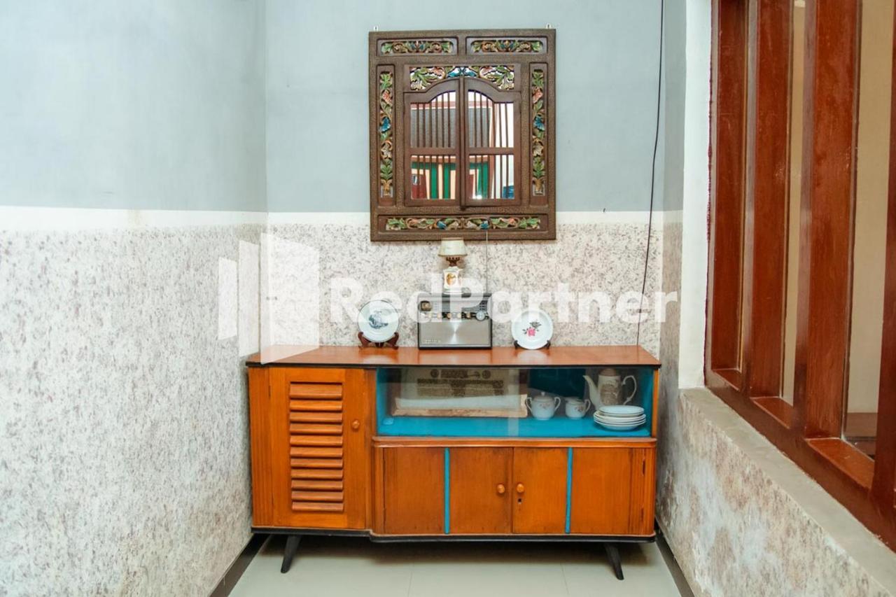 Flamboyan Asri Syariah Mitra Reddoorz Near Kampung Inggris Pare Hotel Exterior photo